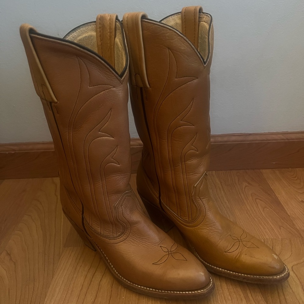 Frye Women’s Vintage Style Cowboy Boot
